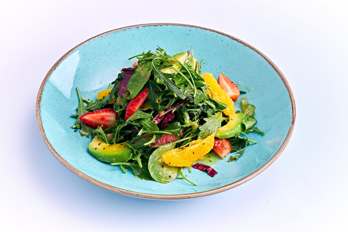 микс с клубникой и авокадо 