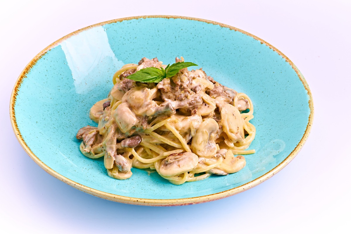 спагетти по-строгоновски