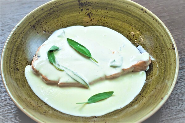 стейк из сёмги под сливочным соусом